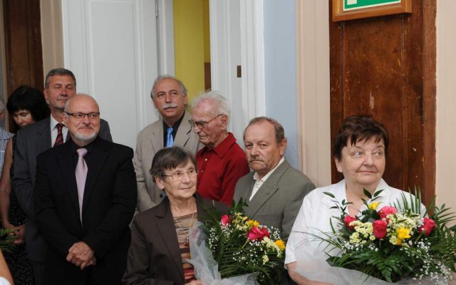 V popředí p. Miloslav Sobek (jeden z iniciátorů akce), p. Milena Šatavová, p. Dagmar Jungmanová